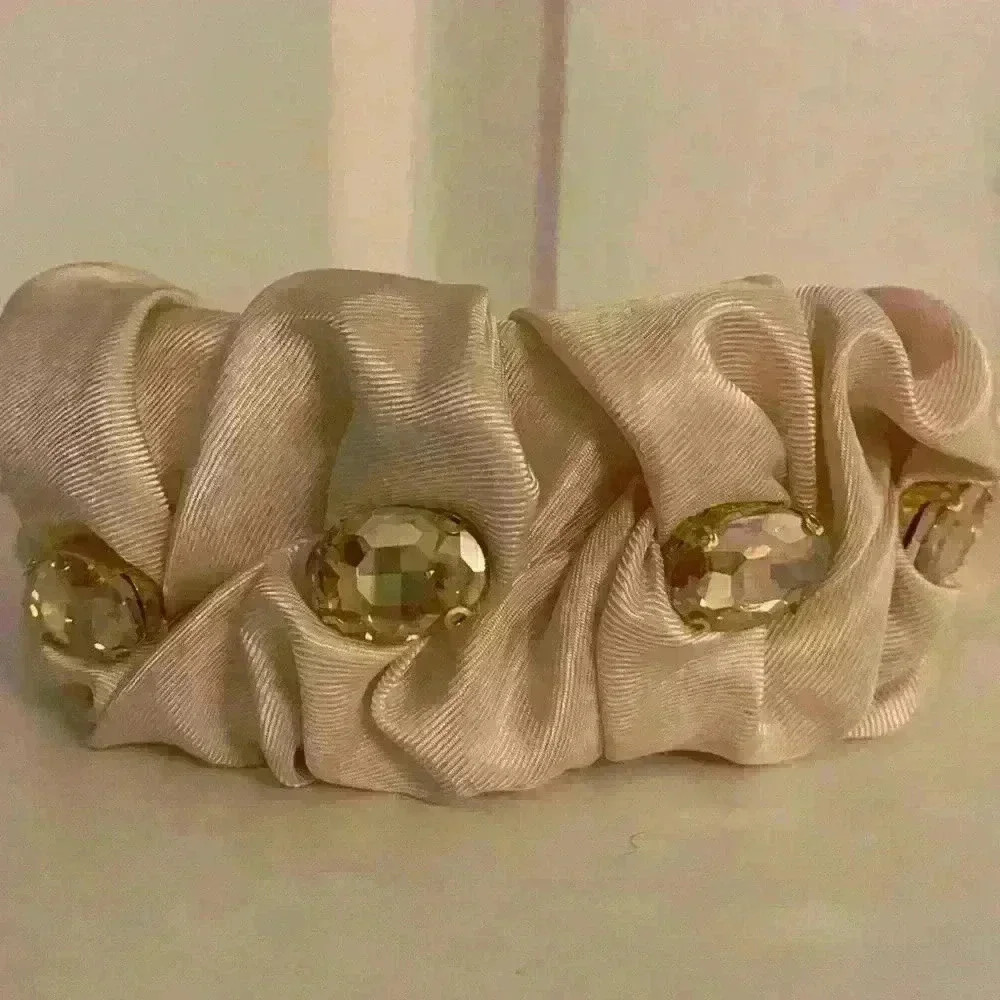 🐳 Light Pink Faux Jewel Studded Headband - Picture 8 of 8